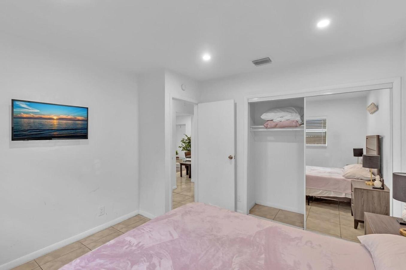 2 Bedroom House Minutes From Beach And Casino Db1 Dania Beach Exterior photo
