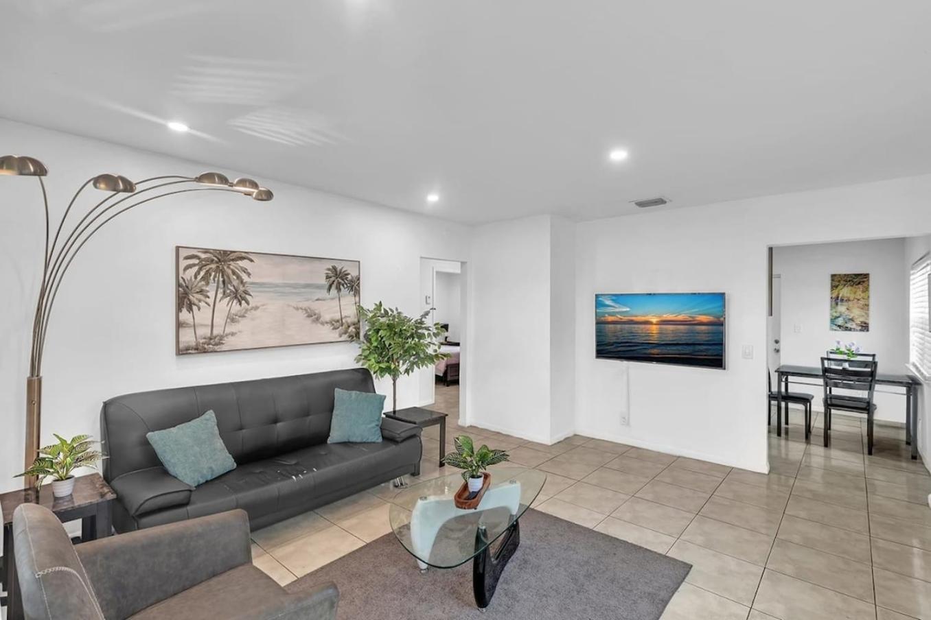 2 Bedroom House Minutes From Beach And Casino Db1 Dania Beach Exterior photo
